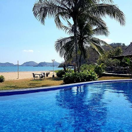 Luwansa Beach Hotel Labuan Bajo Exteriör bild