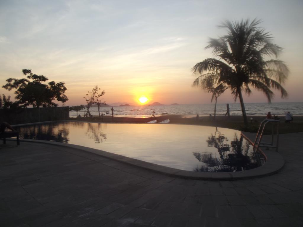 Luwansa Beach Hotel Labuan Bajo Exteriör bild