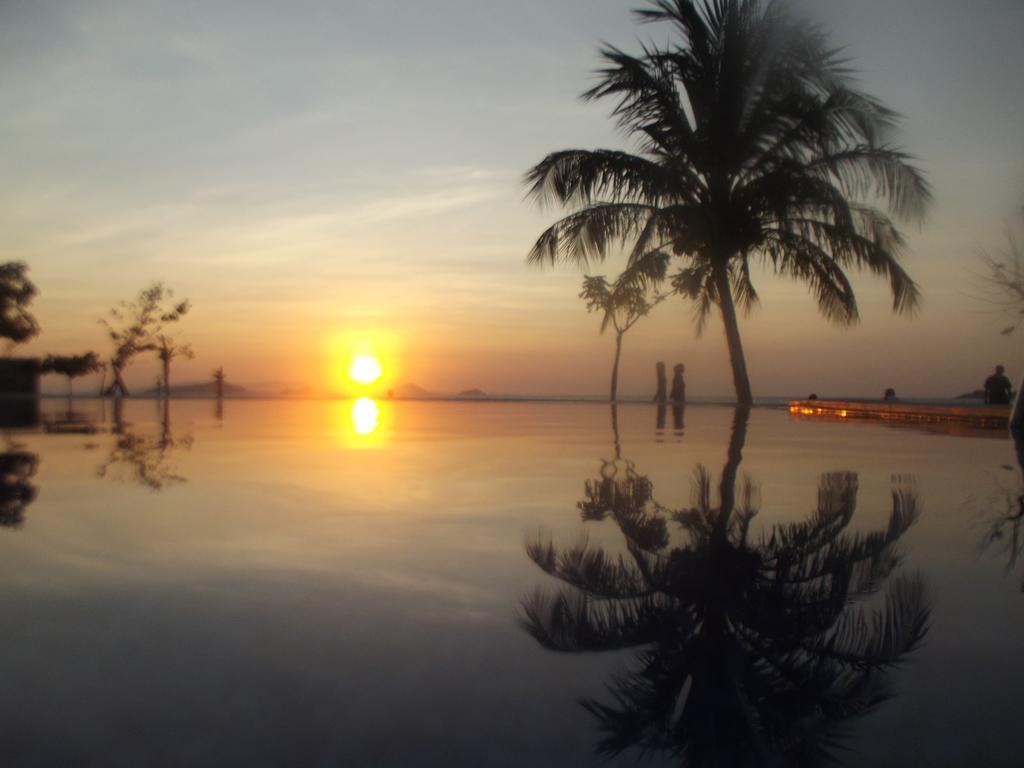 Luwansa Beach Hotel Labuan Bajo Exteriör bild