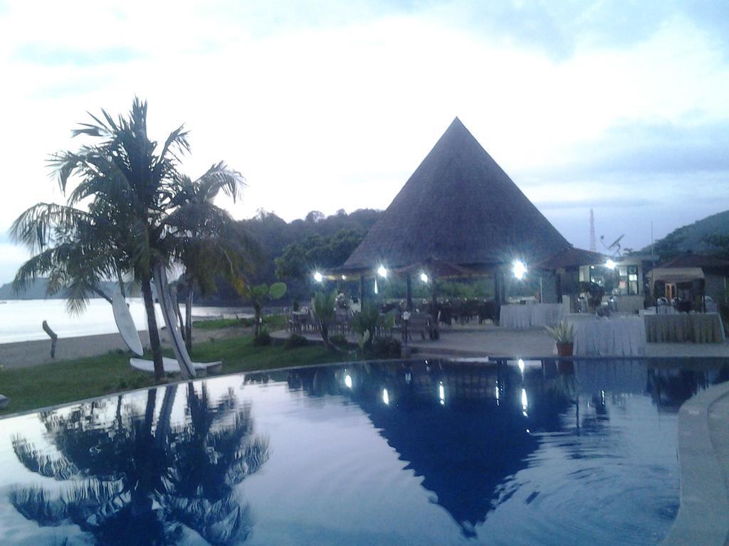 Luwansa Beach Hotel Labuan Bajo Exteriör bild