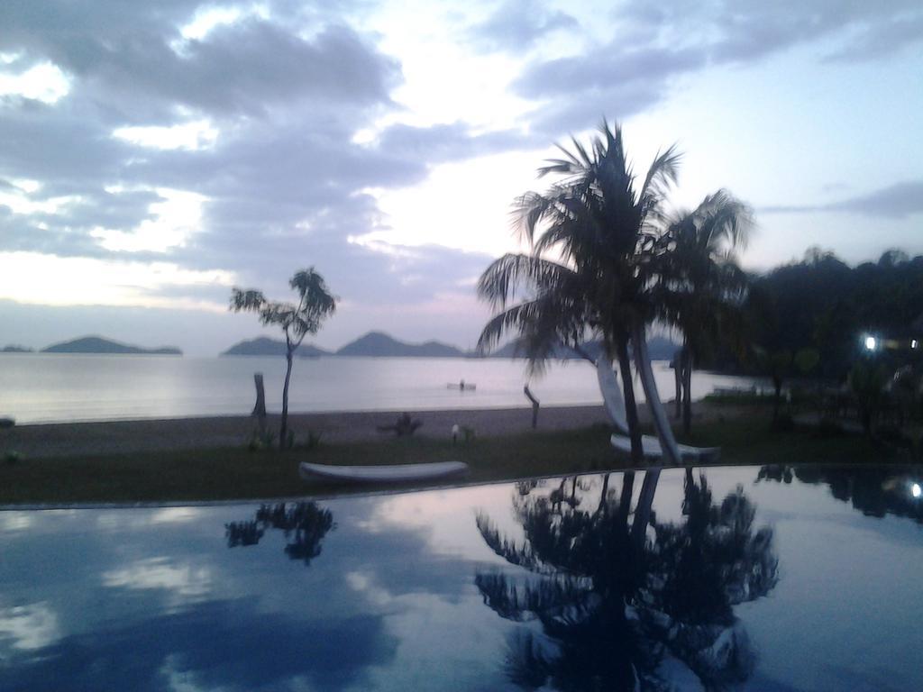 Luwansa Beach Hotel Labuan Bajo Exteriör bild
