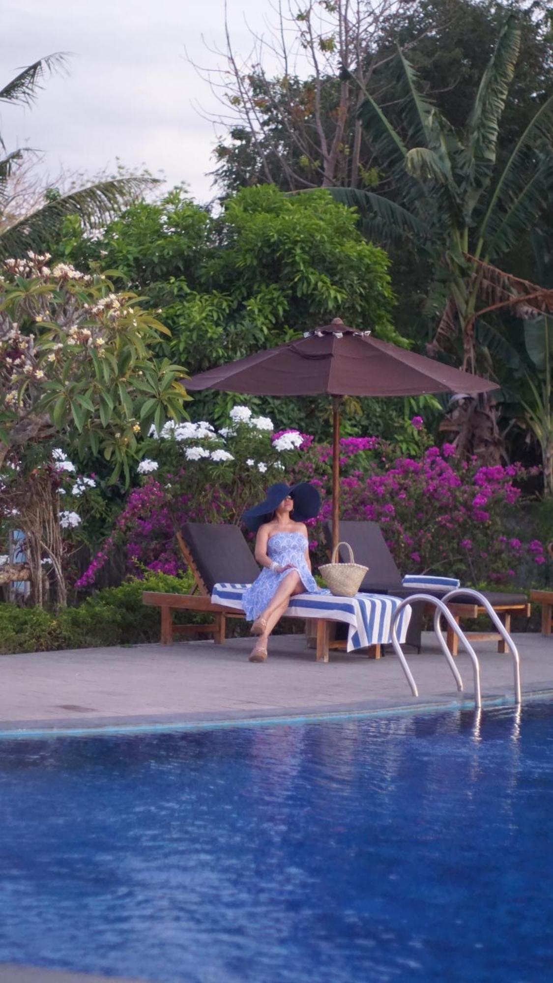 Luwansa Beach Hotel Labuan Bajo Exteriör bild