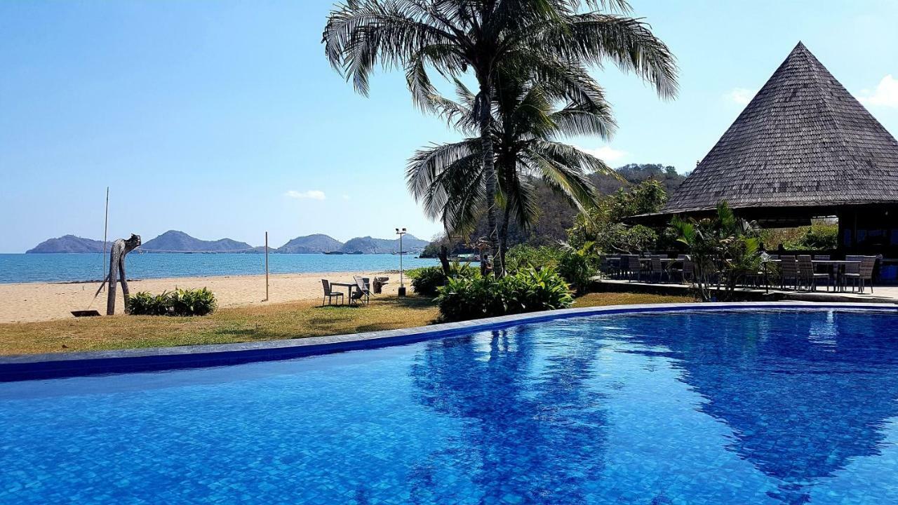 Luwansa Beach Hotel Labuan Bajo Exteriör bild